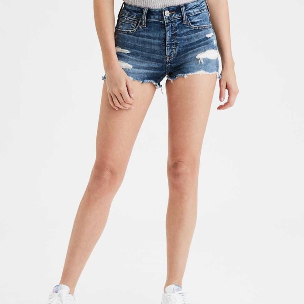 AMERICAN EAGLE DISTRESSED SHORTS SUPER STRETCH SIZE 00
